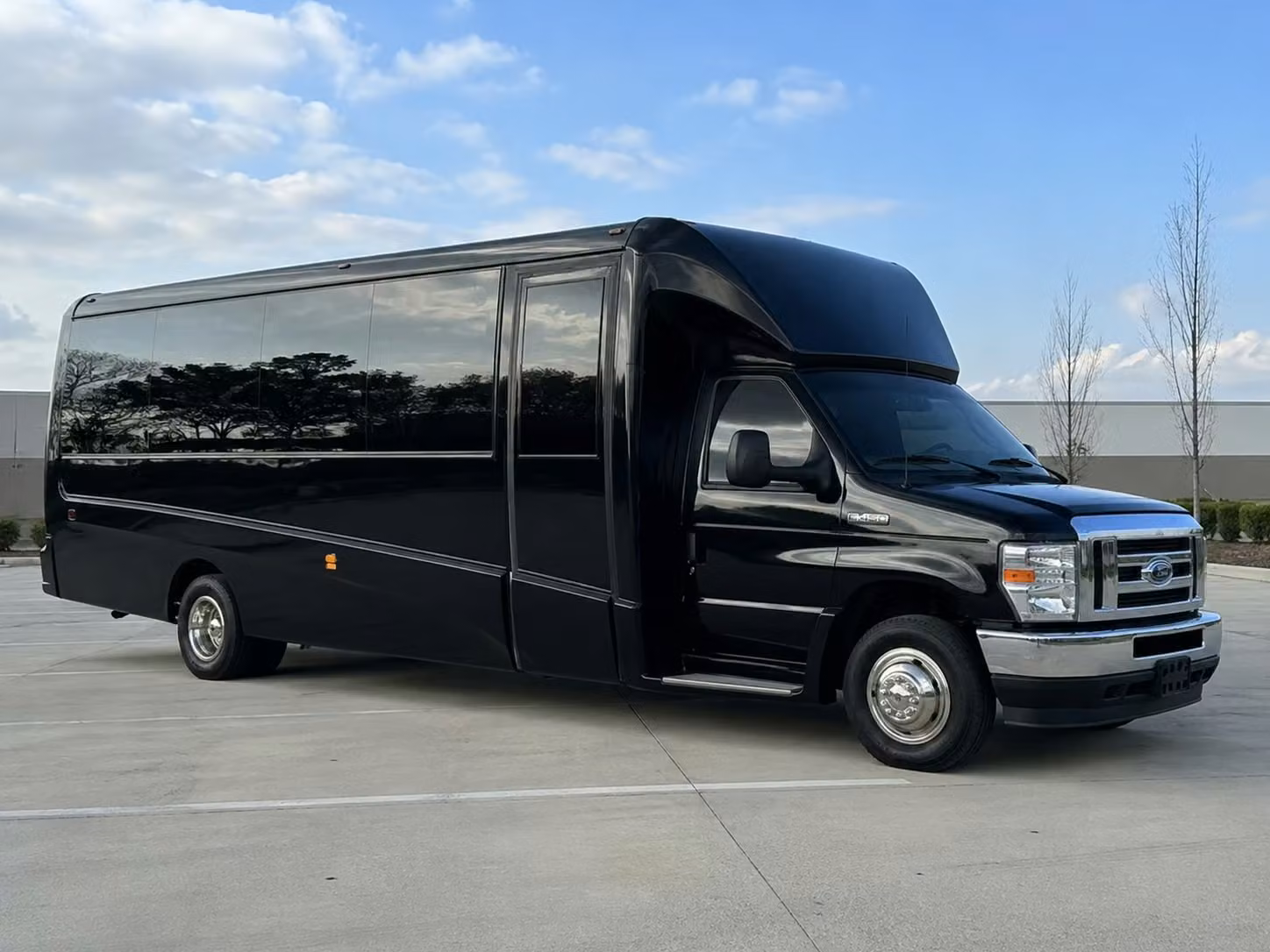 rancho santa margarita 15 passenger minibus rental