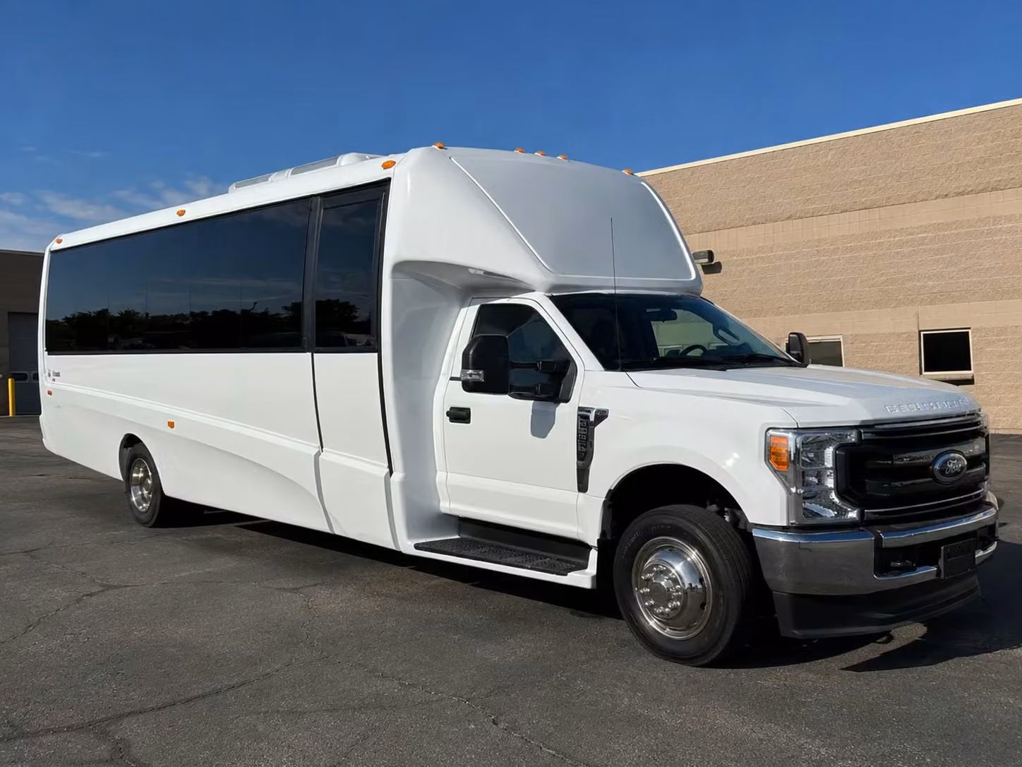 rancho santa margarita 20 passenger minibus rental