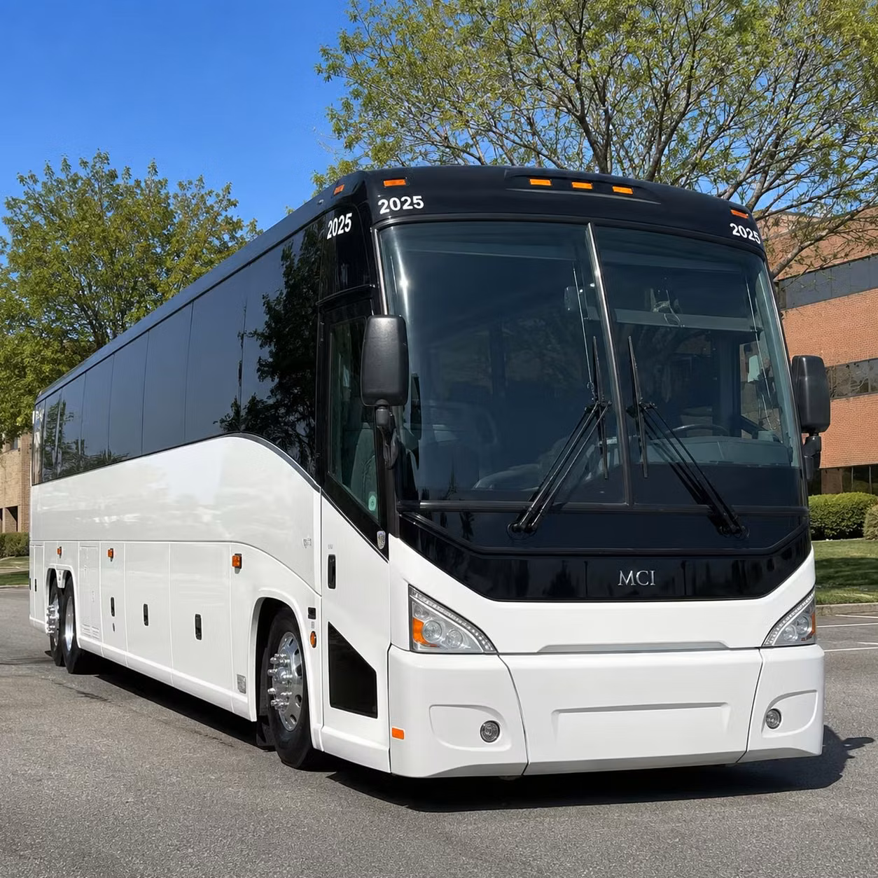shuttle your rsm team to and from john wayne airport without the headache